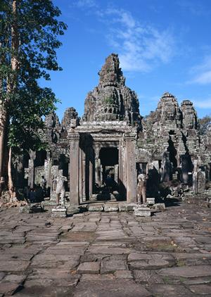 【完全ガイド】神戸三宮の便利なビジネスホテル：東横INN神戸三宮駅市役所前の魅力と利用ポイント
