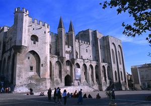 横浜のビジネスと観光に最適な【東横INN新横浜駅前新館】の魅力と詳細情報